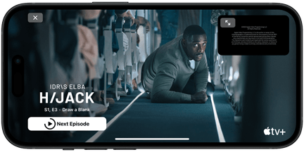 Ein iPhone 15, auf dem gerade die Apple TV+ Serie Hijack läuft
