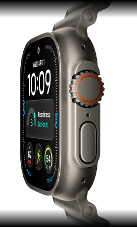 Apple Watch Ultra 4, Titangehäuse, Farbe Natur, digitales Zifferblatt, Komplikationen: Tagesform, Herzfrequenz, Trainings, Temperatur, rechte Seitenansicht, Digital Crown, erhöhte Seitentaste, Ocean Armband, Farbe Halbtransparentes Grau